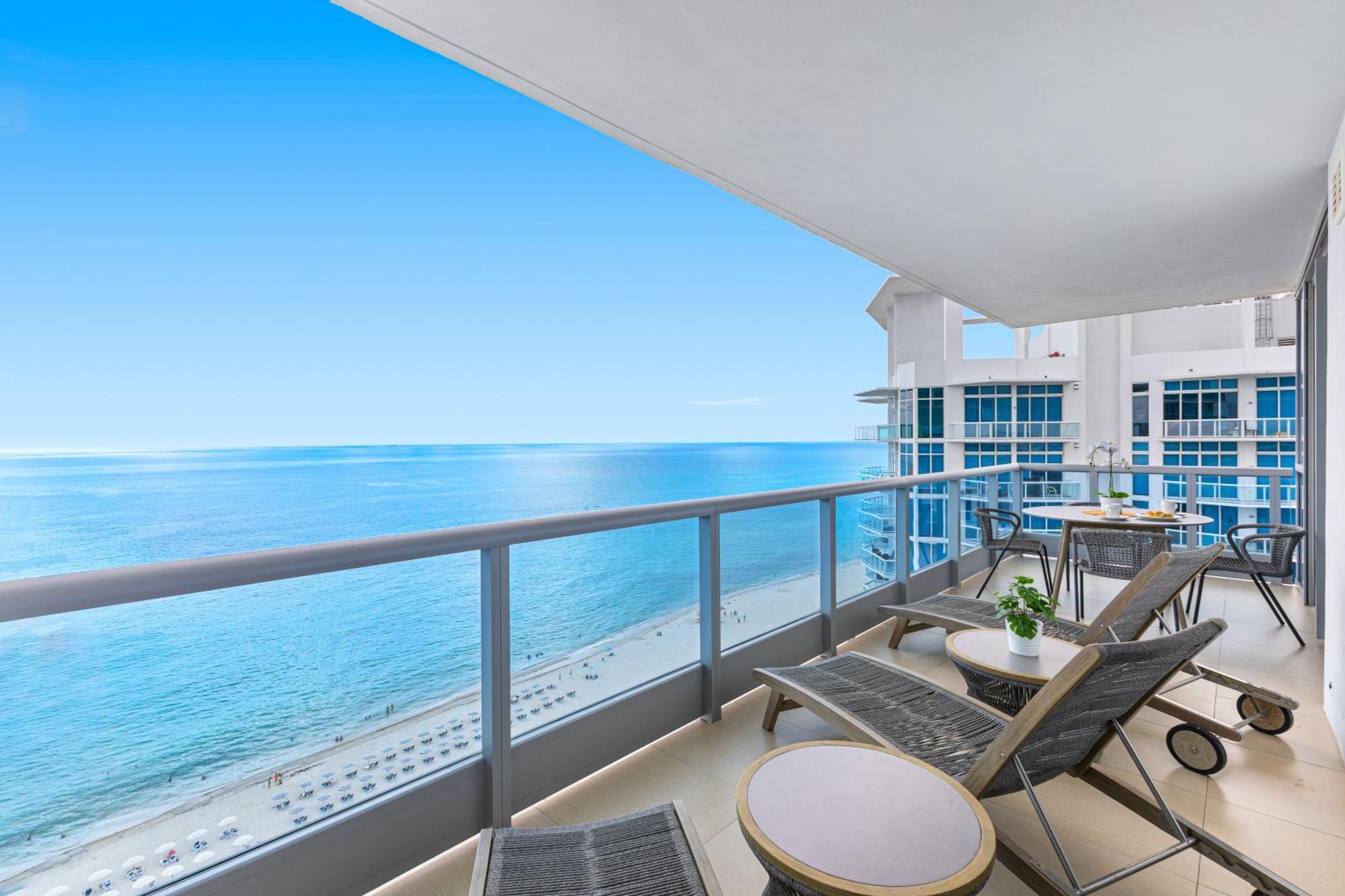 Dharma Home Suites Miami Beach At Monte Carlo Exterior foto